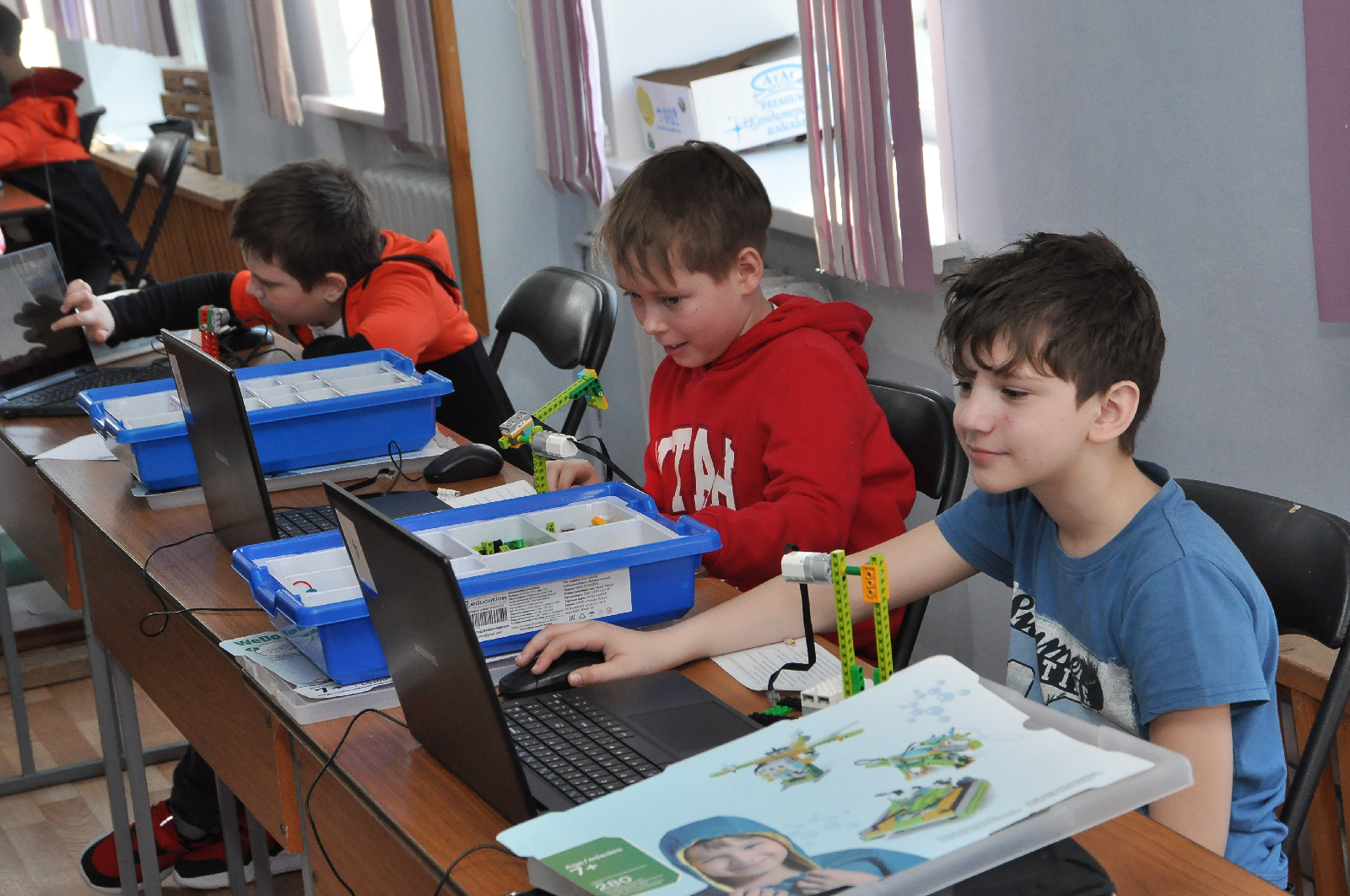 Открытые городские соревнования по робототехнике «RobotLife – 2024»